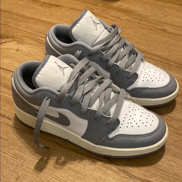 Nike Air Jordan 1 Low Vintage Grey Shoes 553560-053 (GS) Youth Sizes - Picture 12 of 15